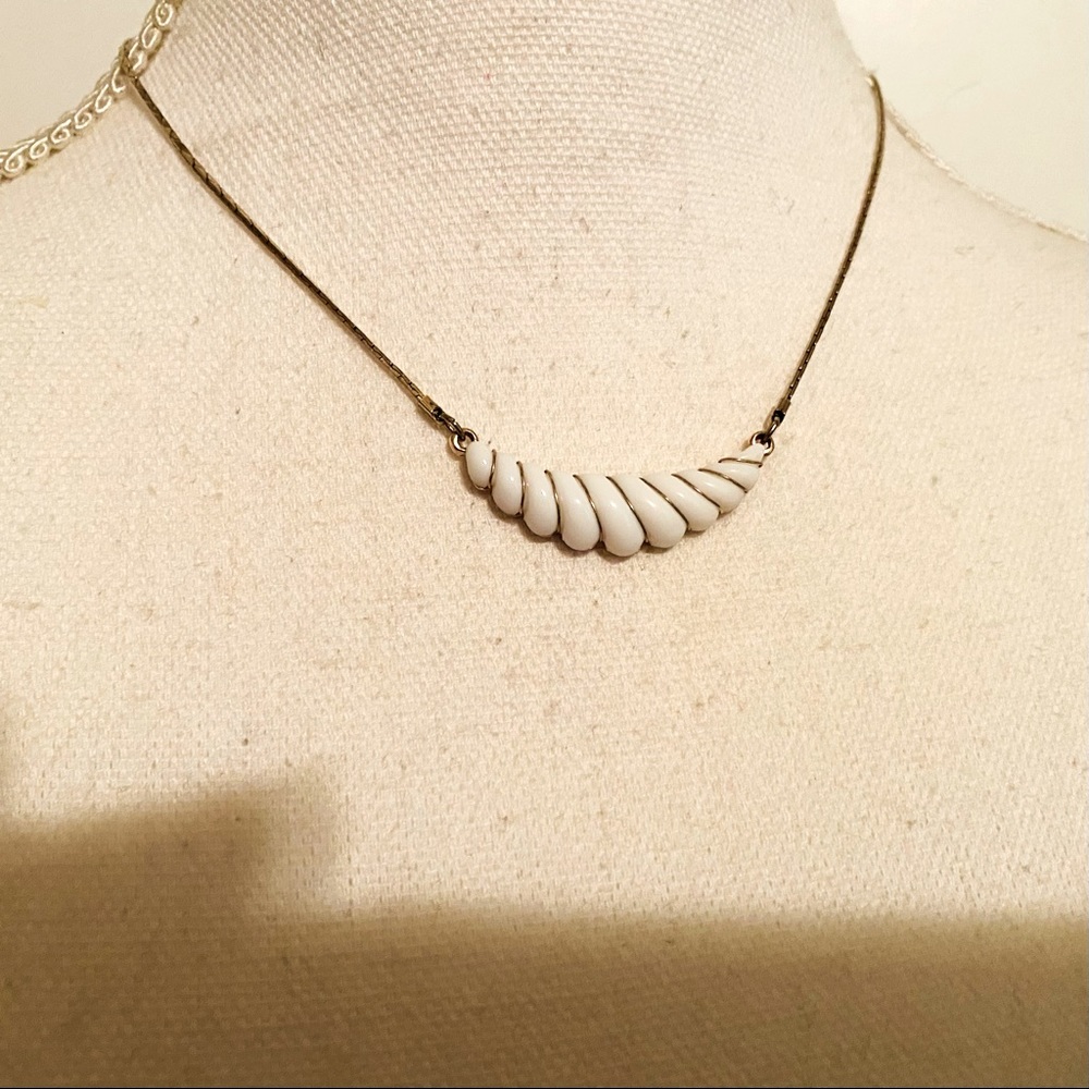 Avon stamped Vintage Necklace. Gatsby collection. - Picture 7 of 7
